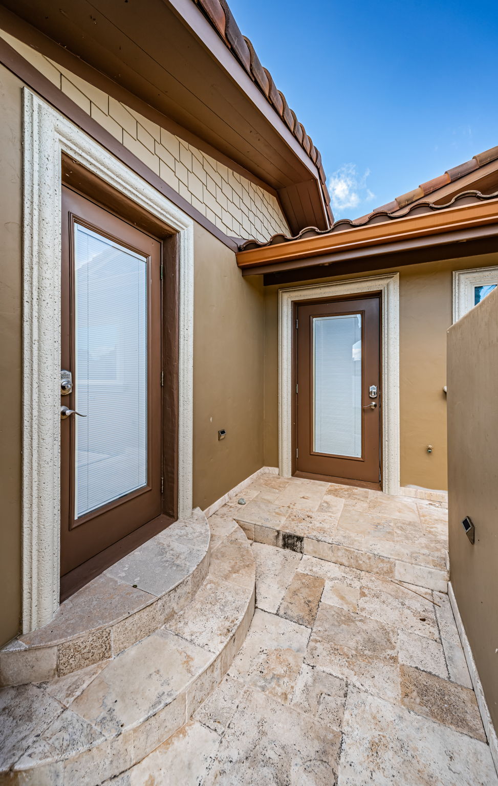 Outdoor Powder Room1a