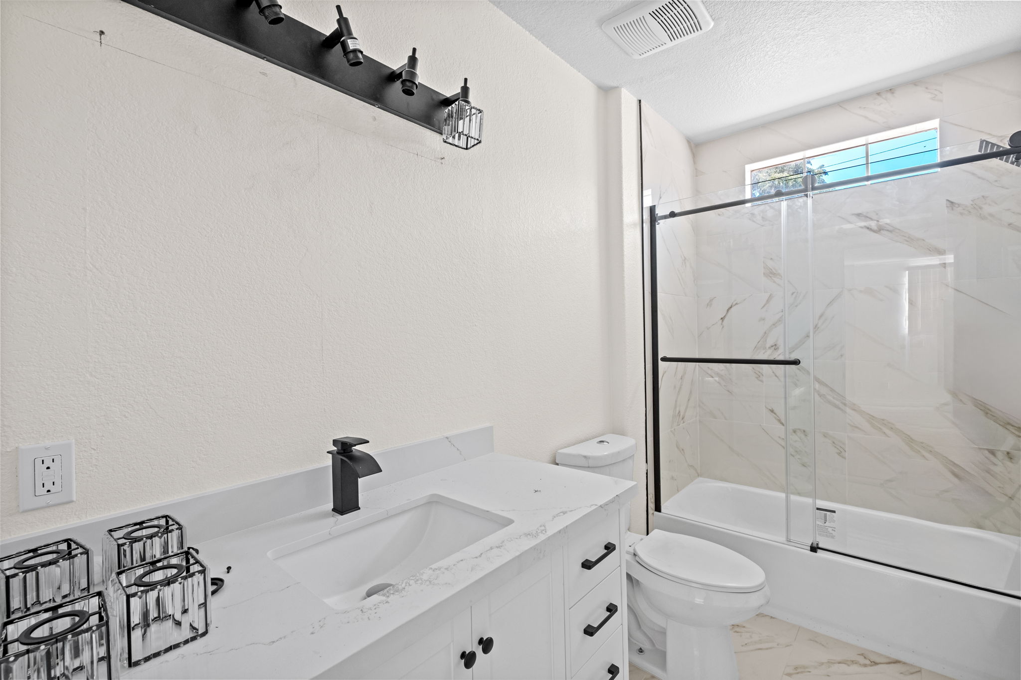 Bathroom - 42965 Powerline Rd, Aguanga, CA 92536-9149