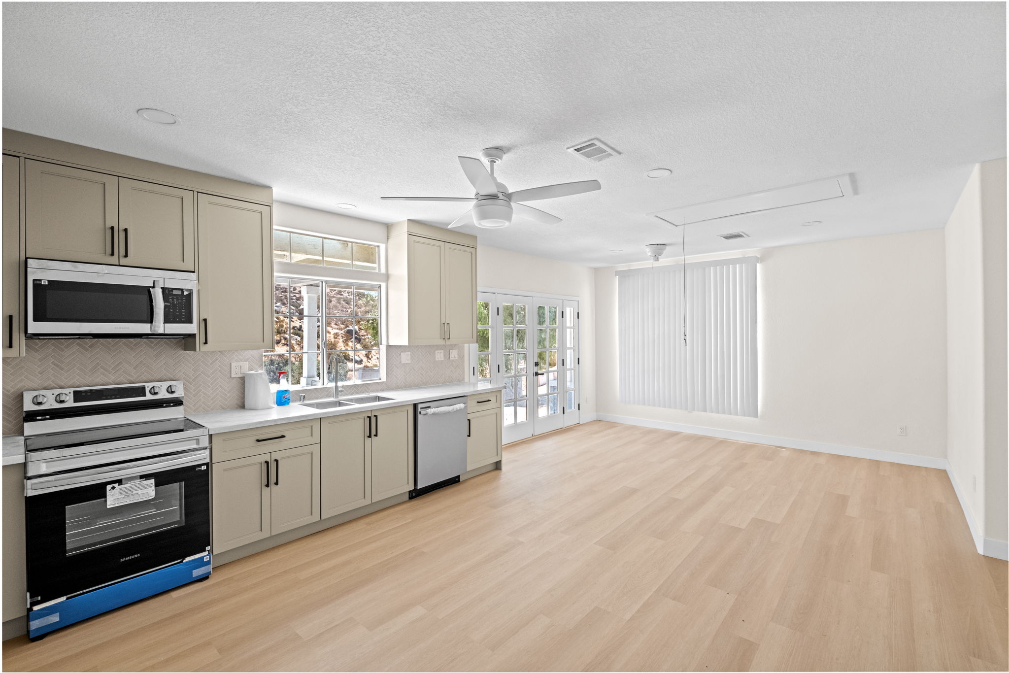 Kitchen with Dining Area - 42965 Powerline Rd, Aguanga, CA 92536-9149