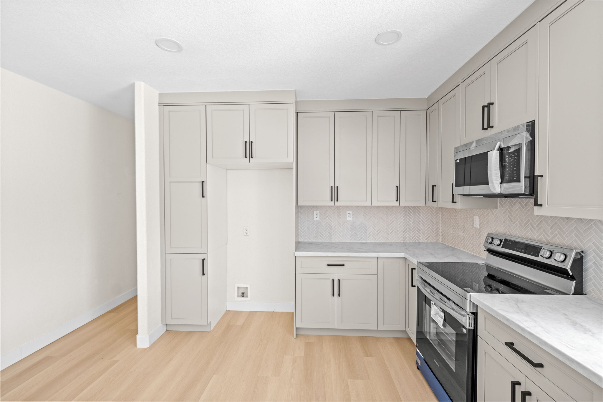 Kitchen with Dining Area - 42965 Powerline Rd, Aguanga, CA 92536-9149