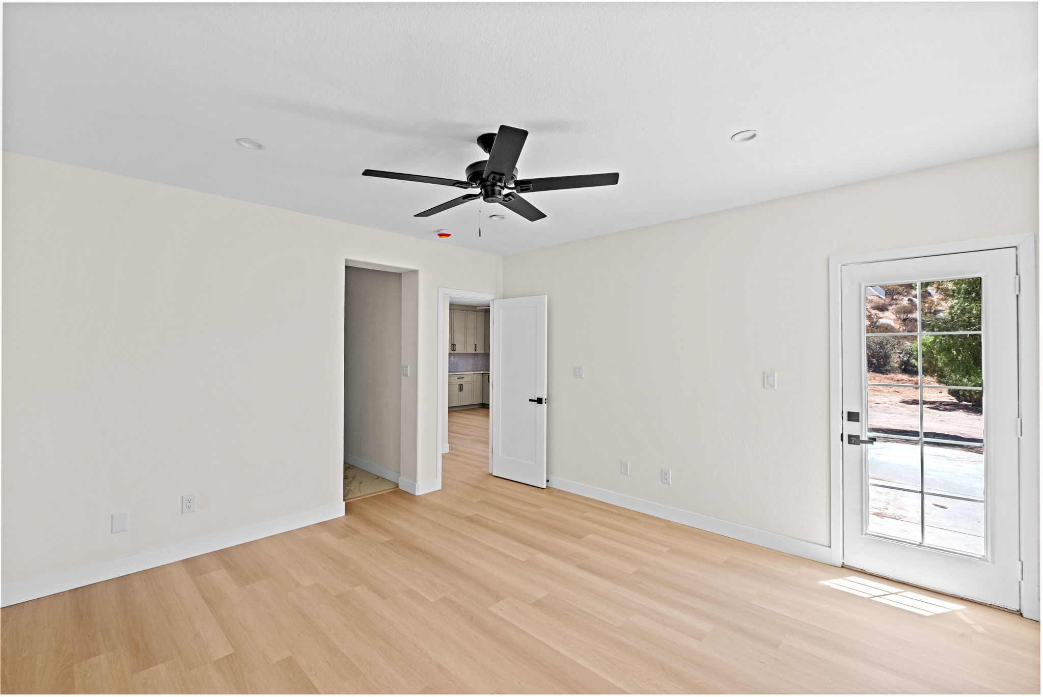 Primary Bedroom - 42965 Powerline Rd, Aguanga, CA 92536-9149