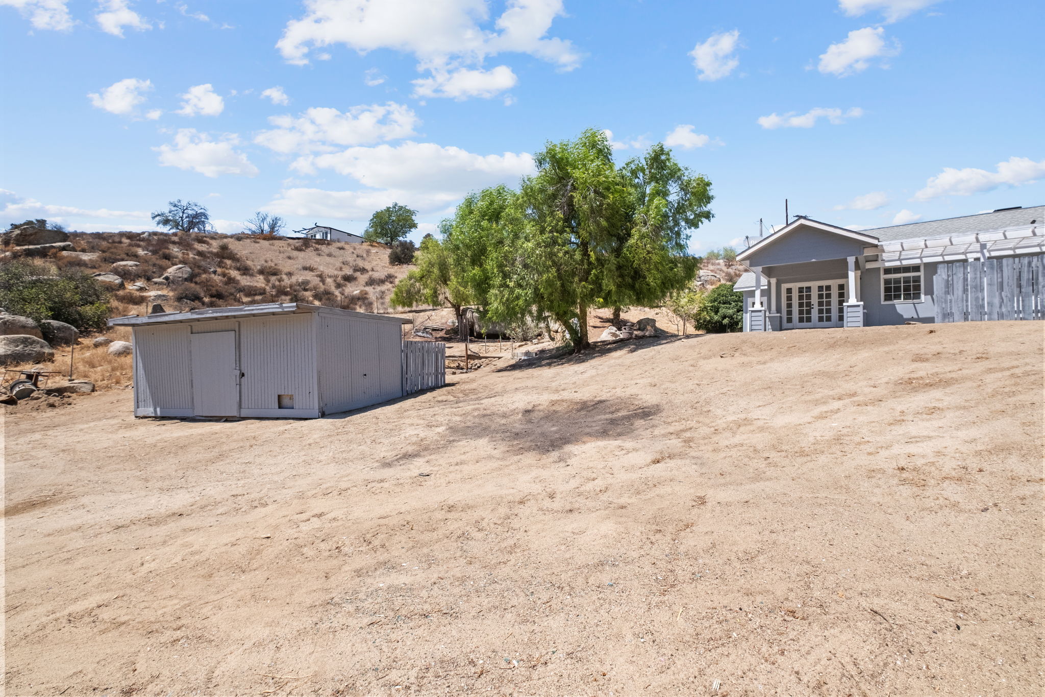 Welcome to 42965 Powerline Rd, Aguanga, CA 92536-9149