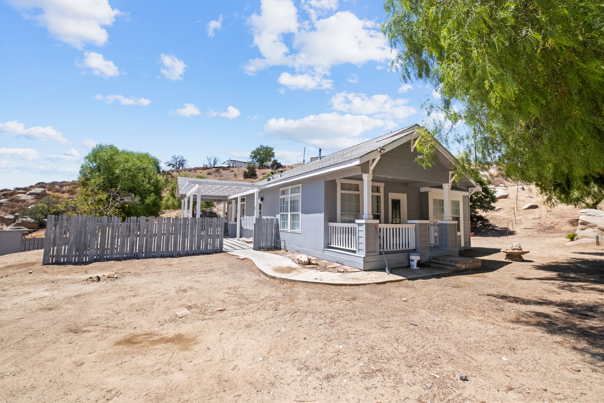 Welcome to 42965 Powerline Rd, Aguanga, CA 92536-9149