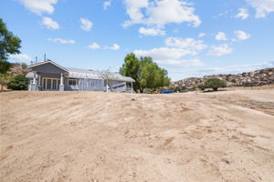 Welcome to 42965 Powerline Rd, Aguanga, CA 92536-9149