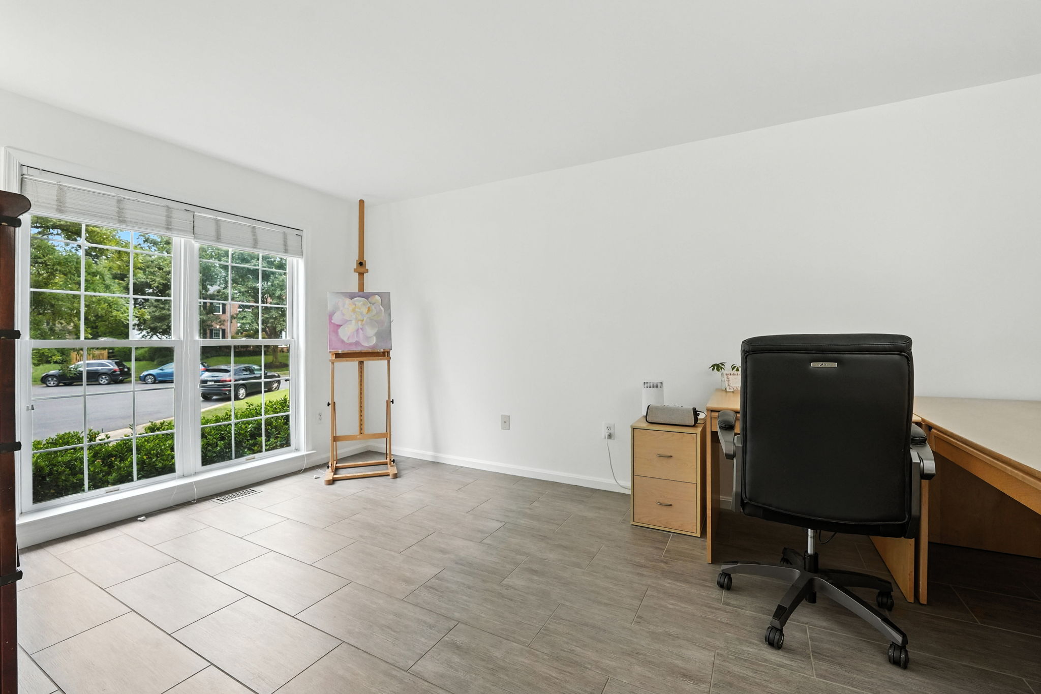 Main level office