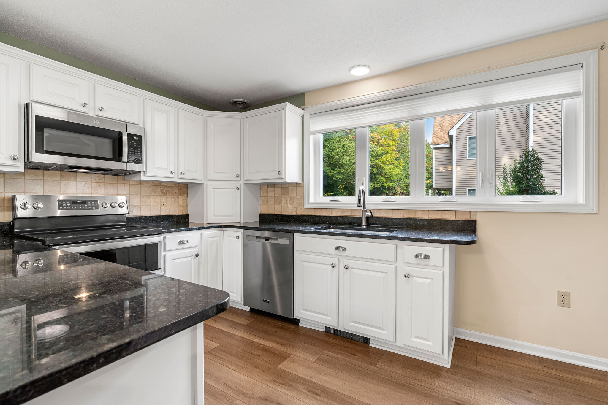 43 Alpine Cir, Laconia, NH 03246, USA Photo 13
