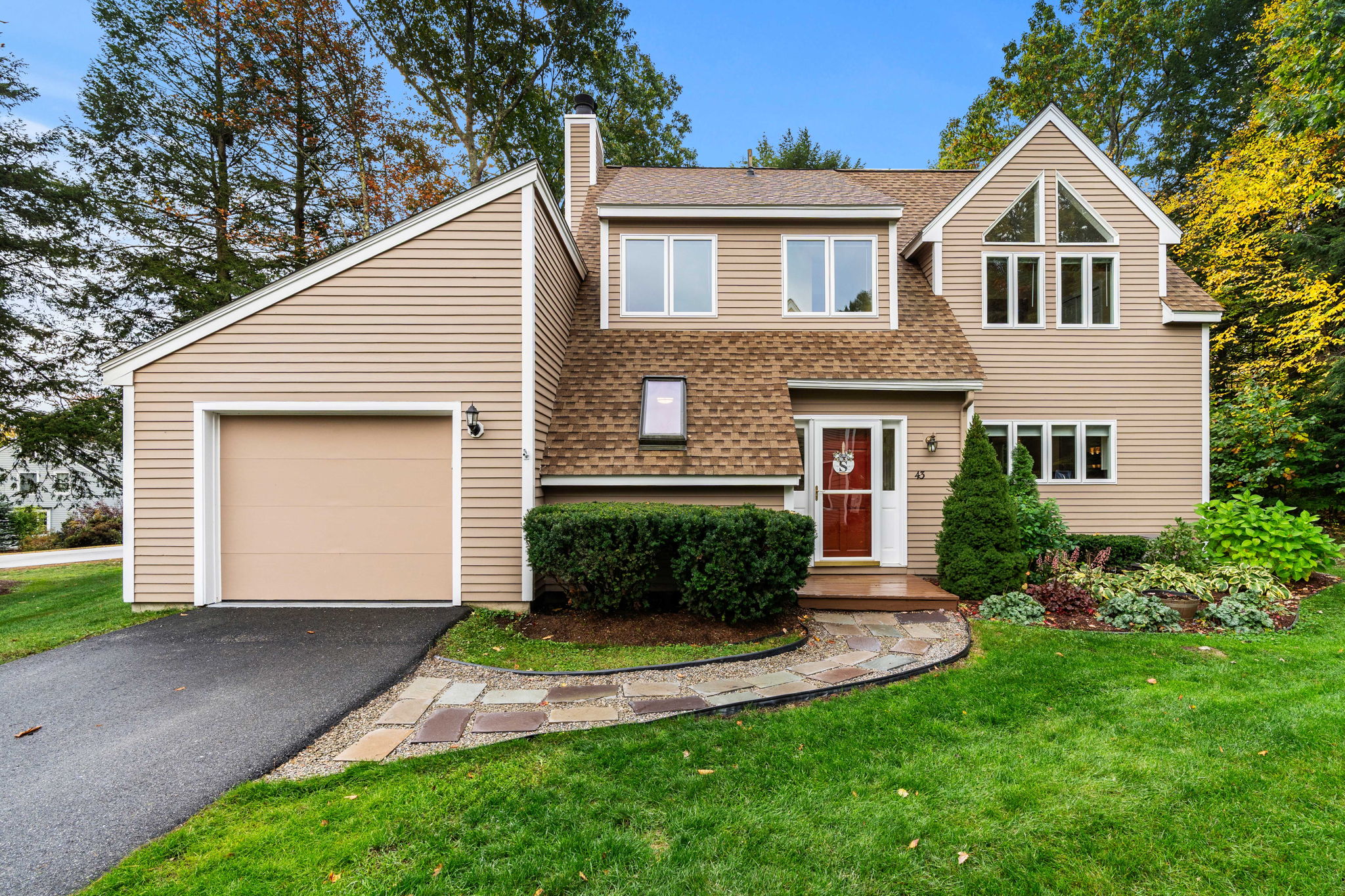 43 Alpine Cir, Laconia, NH 03246, USA Photo 2
