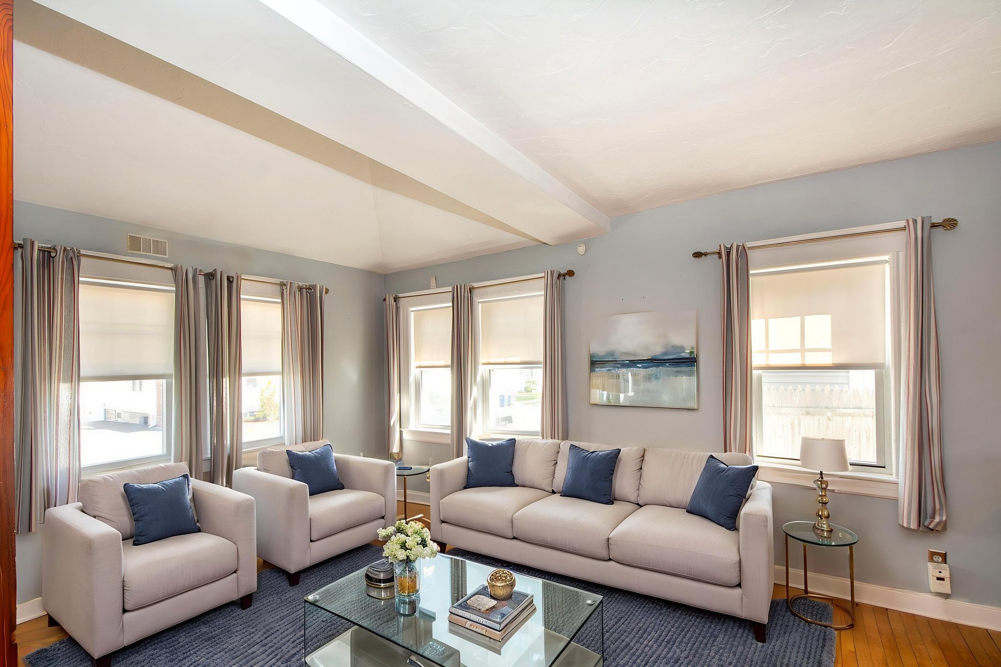 DSC_0171_HR virtually staged.jpeg