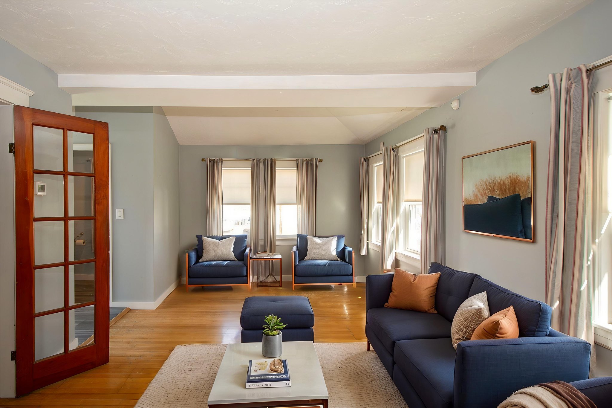 DSC_0178_HR virtually staged.jpeg