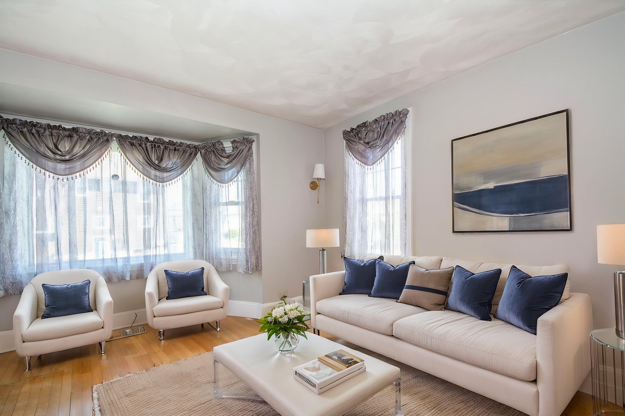 DSC_0191_HR virtually staged.jpeg