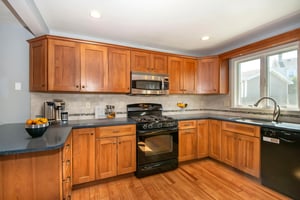 DSC_0156_HR virtually staged.jpeg