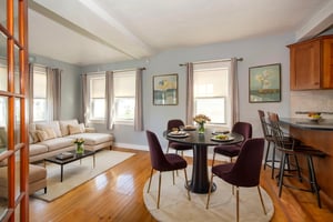 DSC_0187_HR virtually staged.jpeg