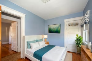 DSC_0224_HR virtually staged.jpeg