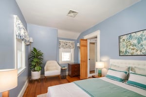 DSC_0226_HR virtually staged.jpeg