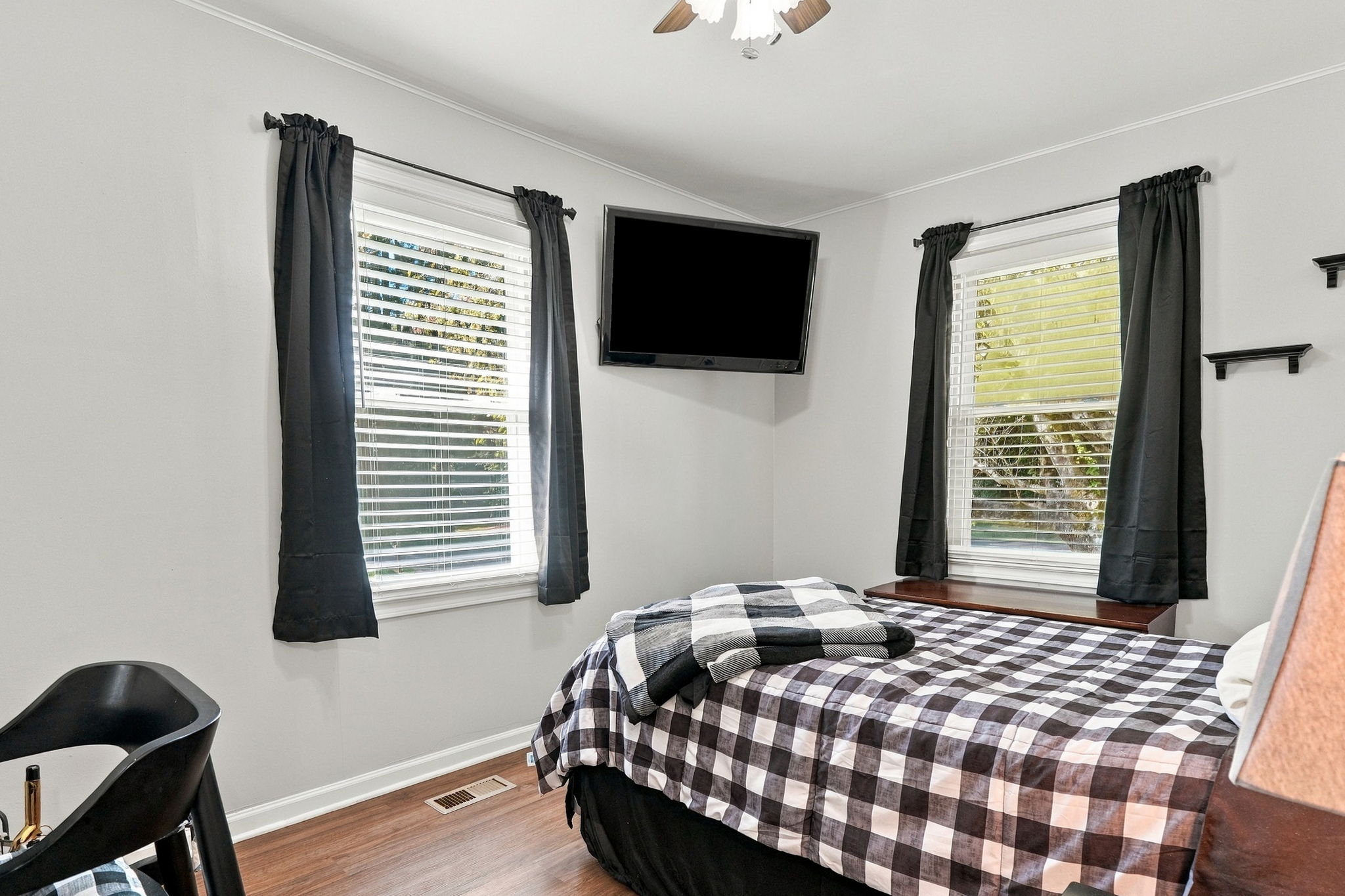  Photo 12