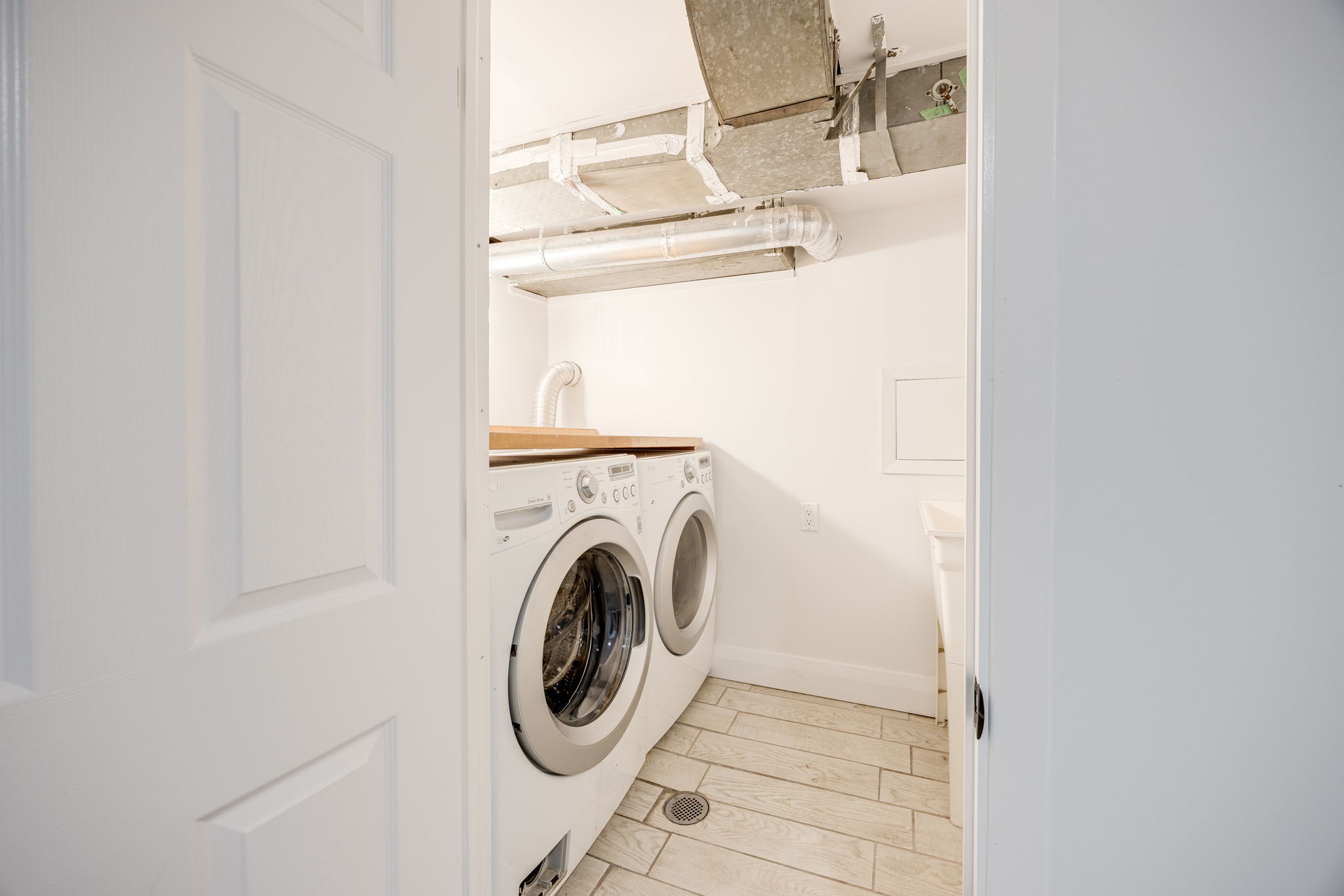 Toronto property showcase — delivered property photograph 33