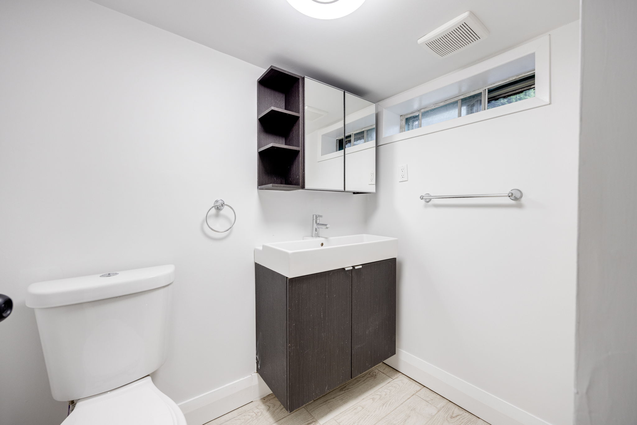 Toronto property showcase — delivered property photograph 34