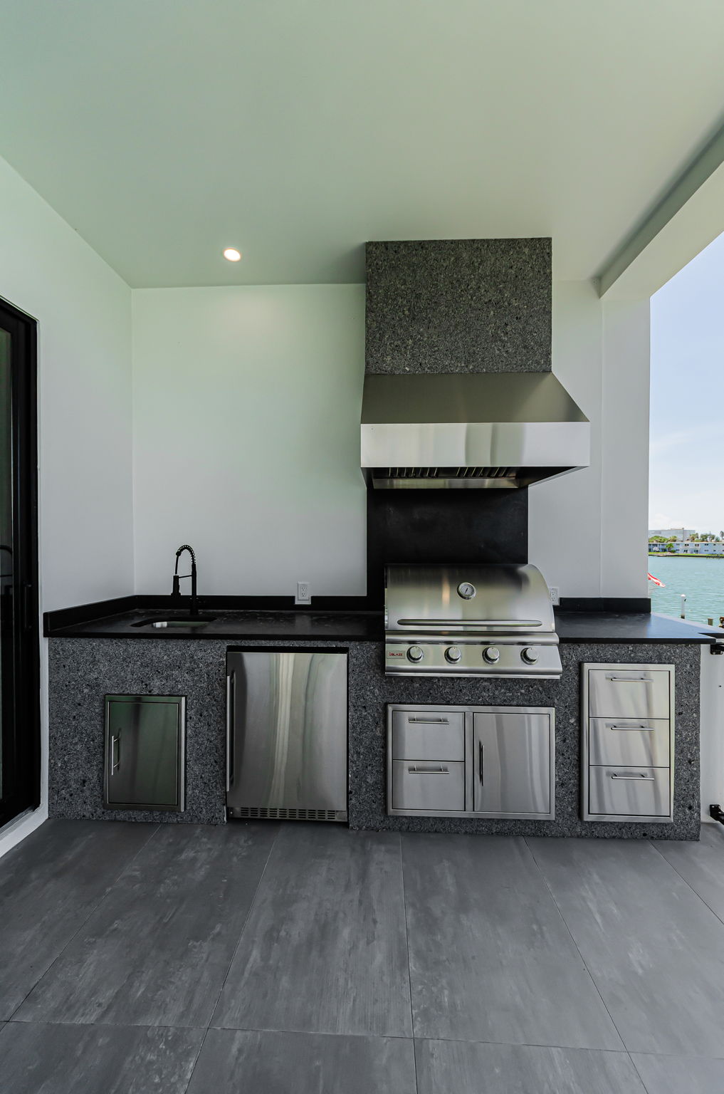 Dining Room-Kitchen Balcony2