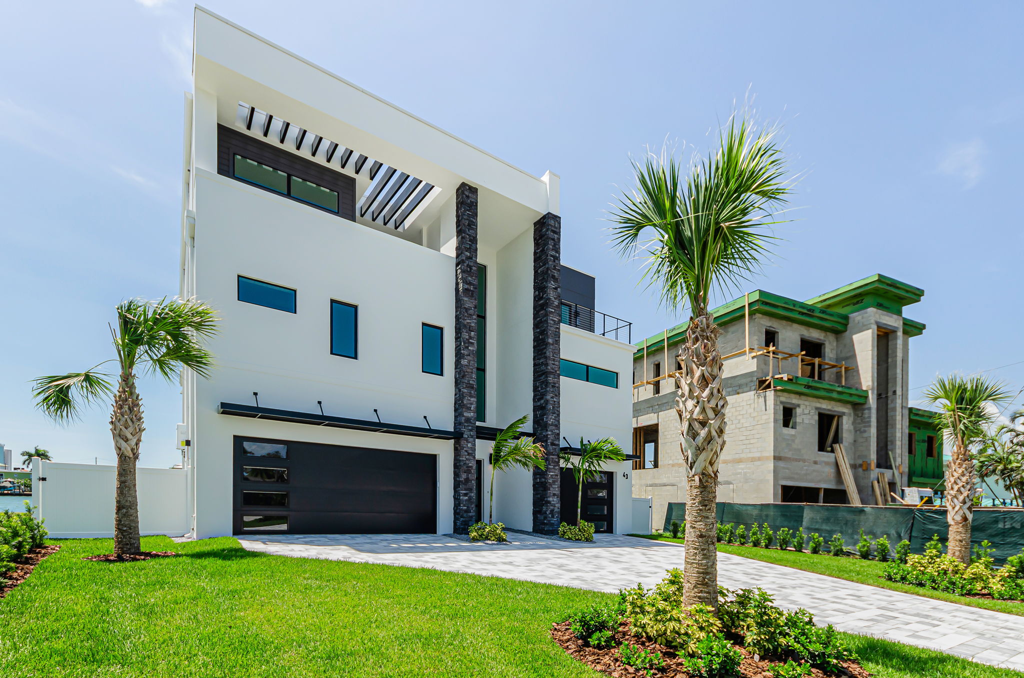 Front Exterior4