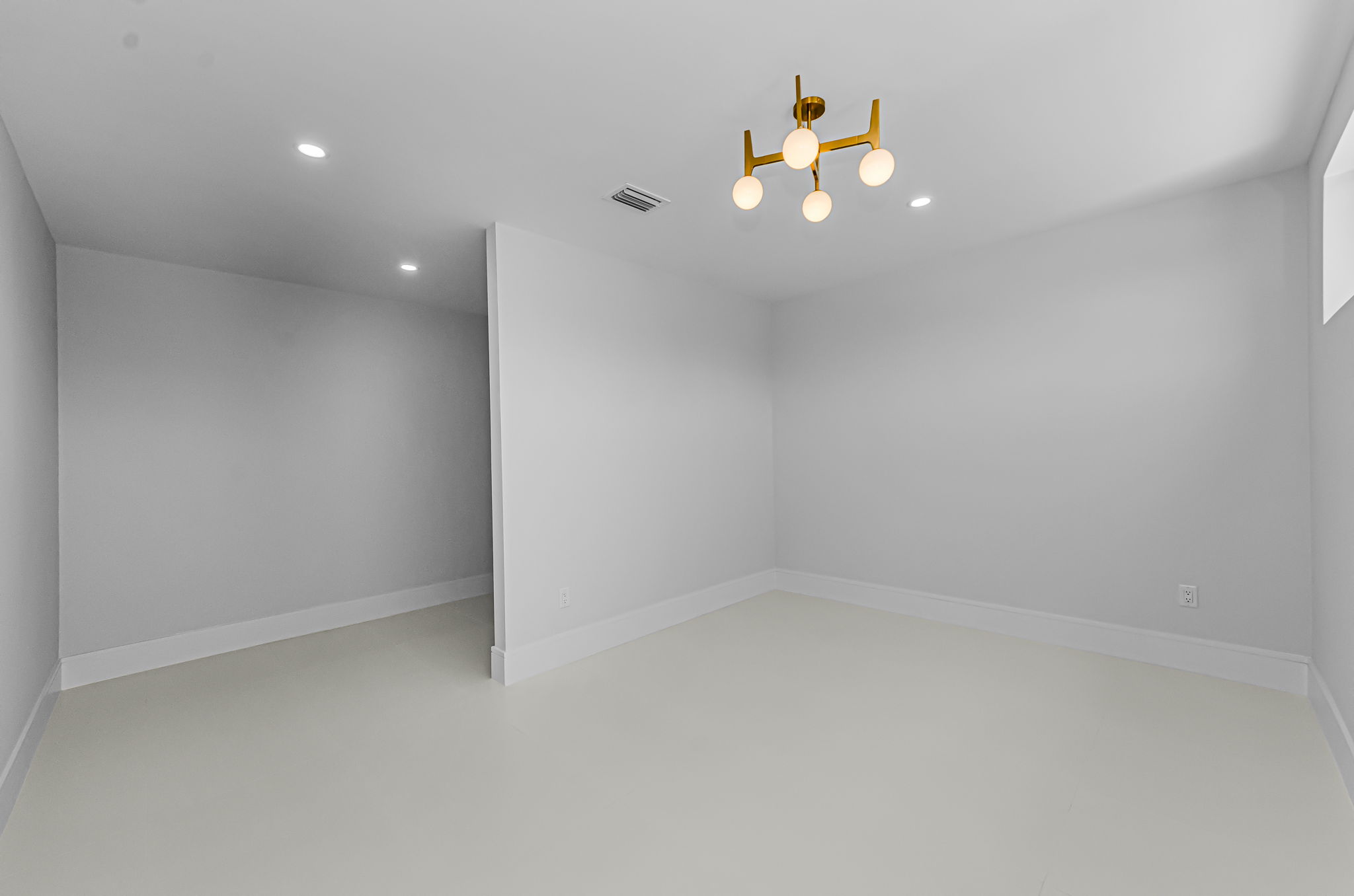 Main Level Primary Bedroom Walk-in Closet1