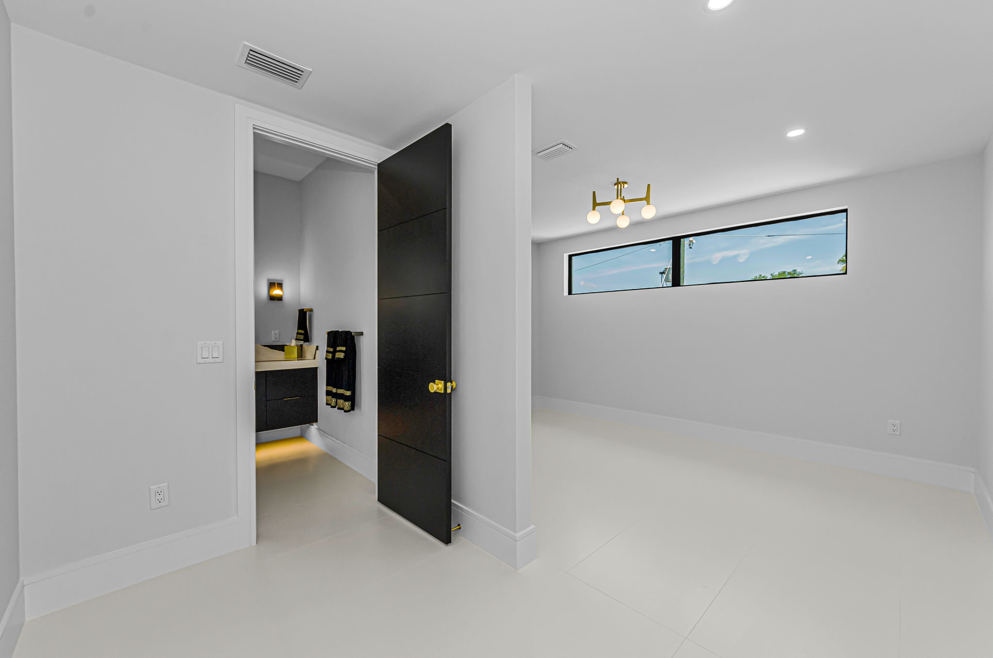 Main Level Primary Bedroom Walk-in Closet1a