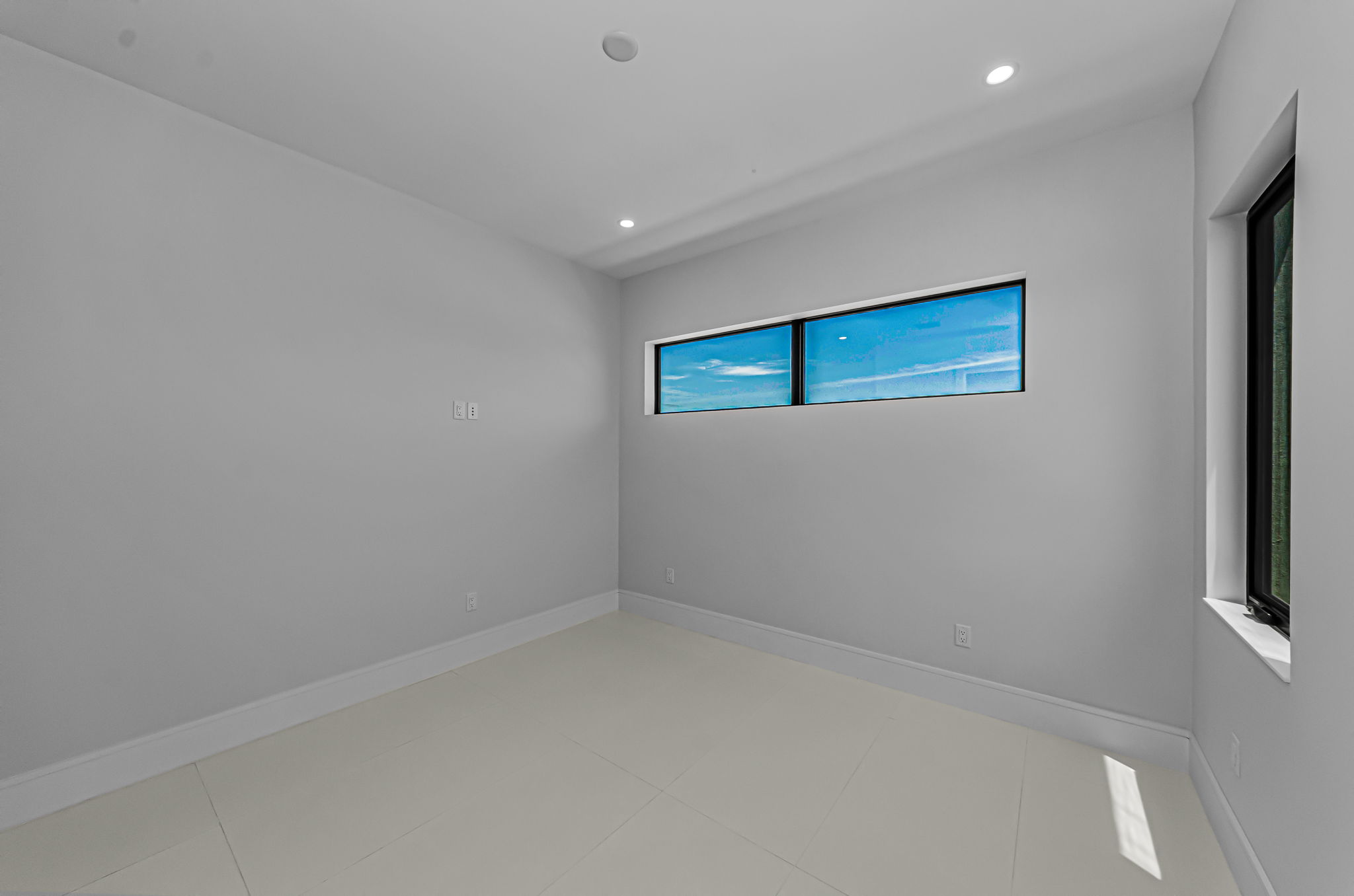 Upper Level Bedroom3b