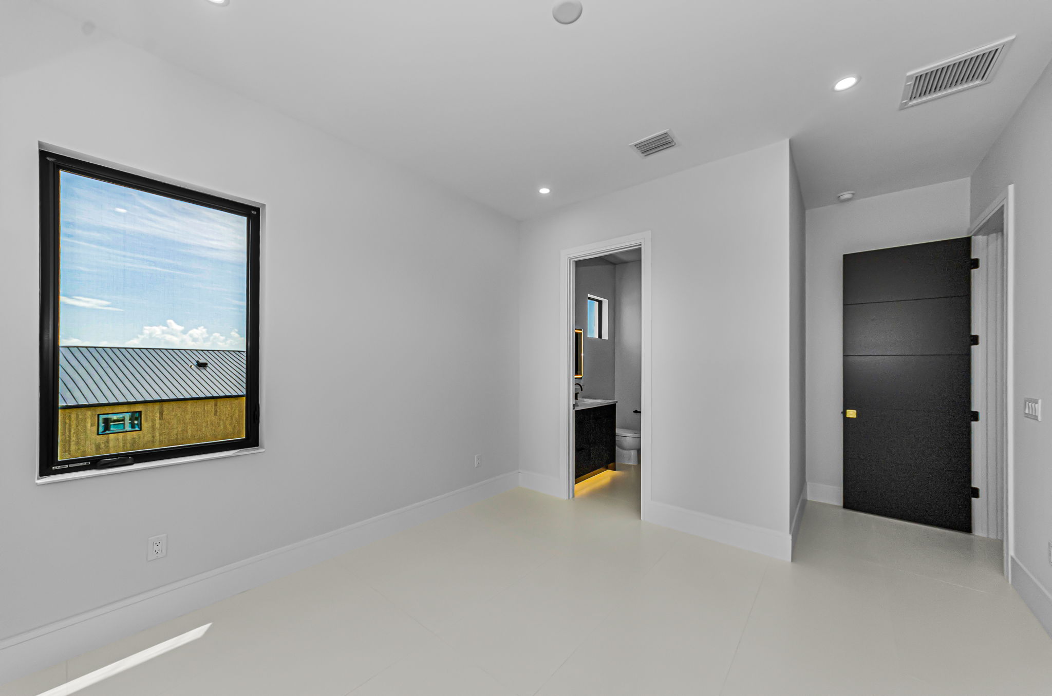 Upper Level Bedroom3c