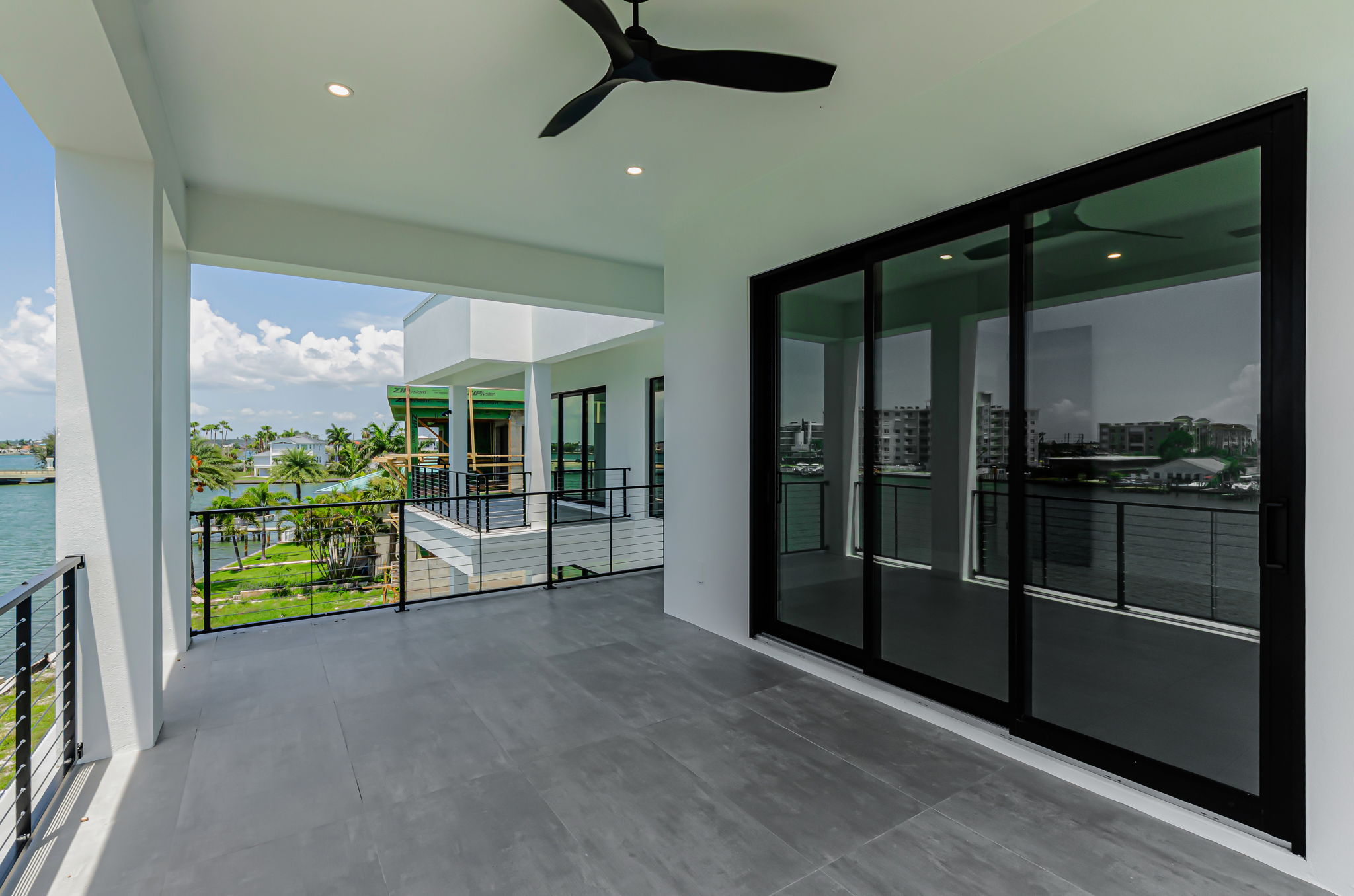 Upper Level Office Balcony4