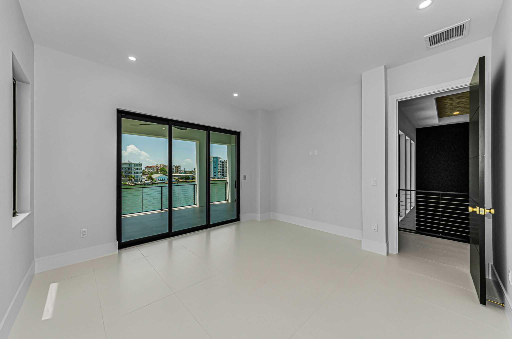 Upper Level Office1b