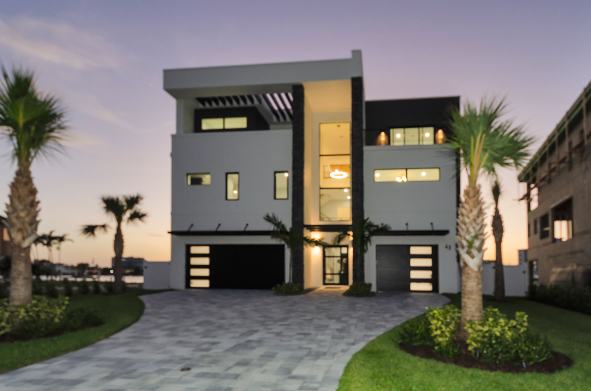 Front Exterior21
