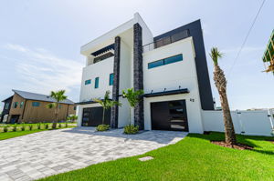Front Exterior3