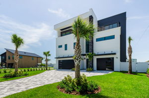Front Exterior5