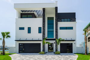 Front Exterior7