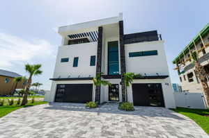Front Exterior9