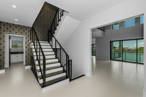 Main Level Landing1
