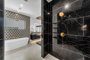 Main Level Primary Bathroom1e