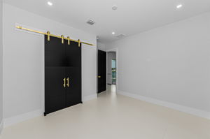 Upper Level Bedroom2c