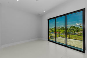 Upper Level Bedroom4a