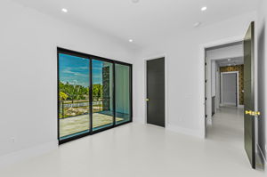 Upper Level Bedroom4b