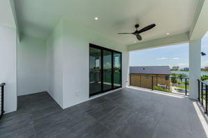 Upper Level Office Balcony3