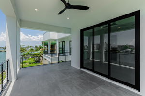 Upper Level Office Balcony4