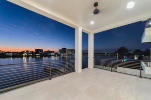 Dining Room-Kitchen Balcony25