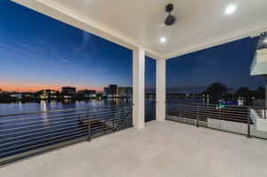 Dining Room-Kitchen Balcony28