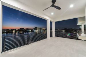 Upper Level Office Balcony30