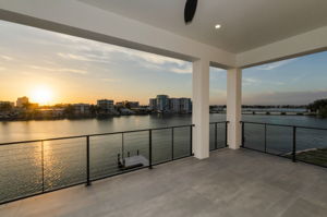 Upper Level Office20 Balcony