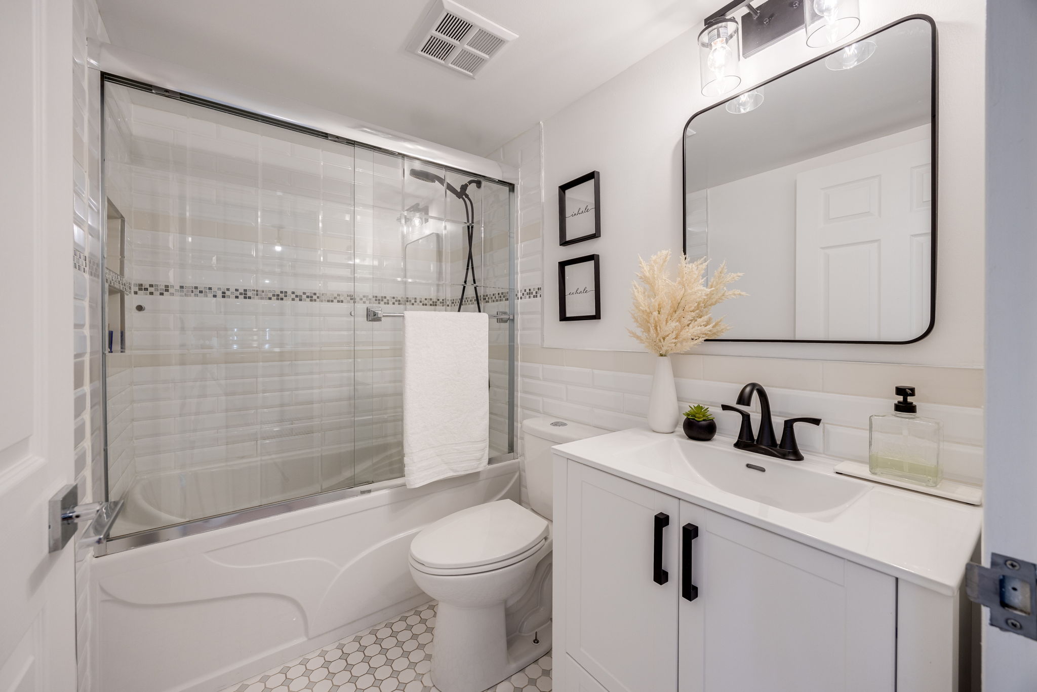 Toronto property showcase — delivered property photograph 18