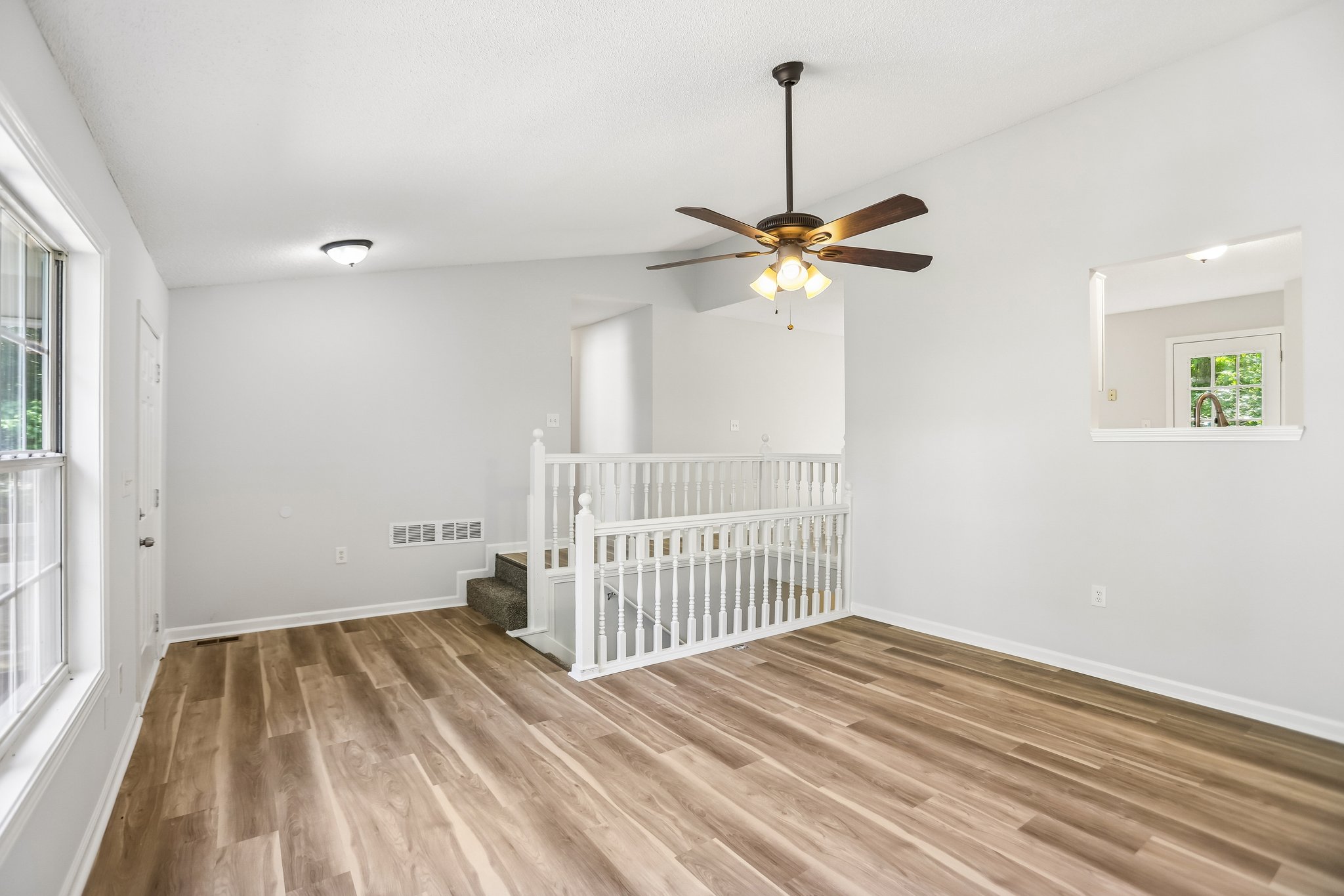 Gina Ct-S2404-006.jpg