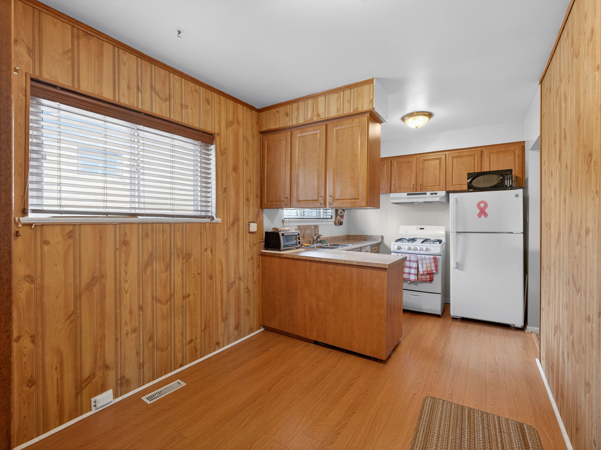 43 Lanyard Rd Toronto, ON M9M 1Y8