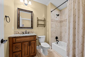 Second ensuite full bathroom