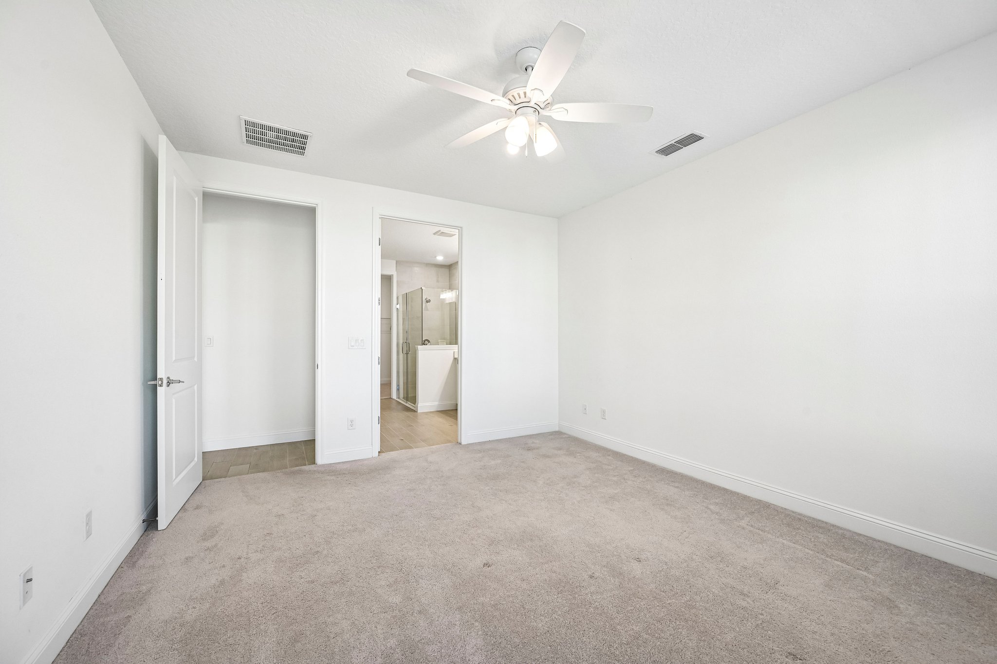 Samantha Court St-S1310-016.jpg